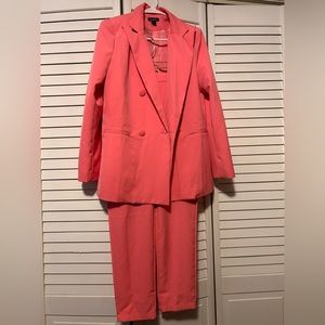 Bubblegum pink suit set size 4